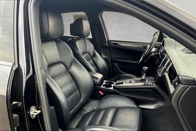 2018 Porsche Macan Base