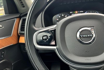 2022 Volvo XC90 T5 Momentum