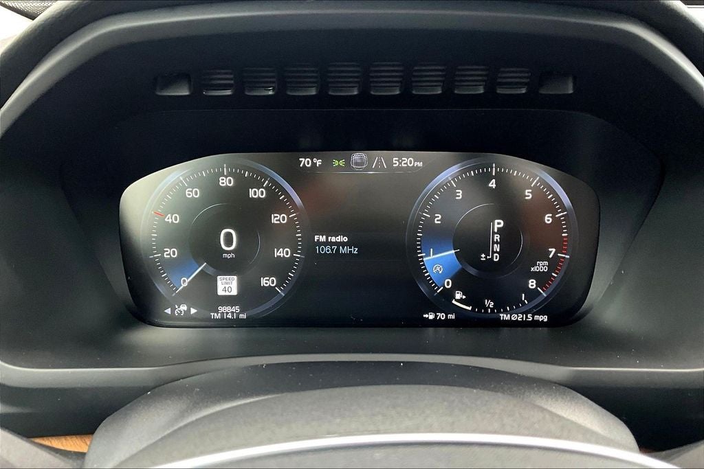 2022 Volvo XC90 T5 Momentum