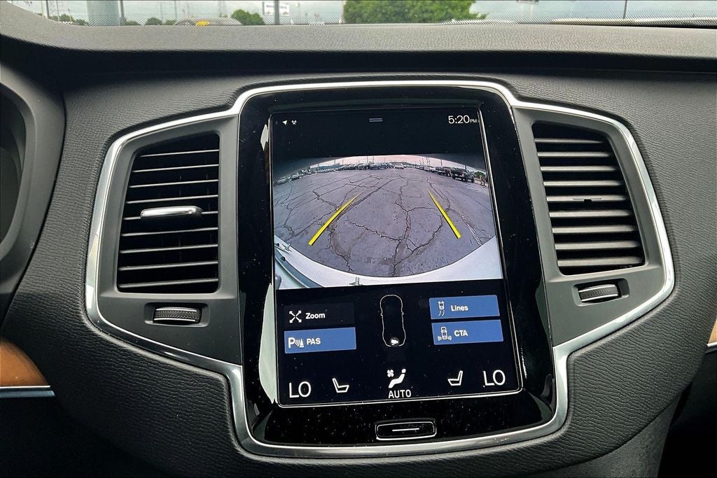2022 Volvo XC90 T5 Momentum