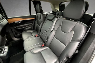 2022 Volvo XC90 T5 Momentum
