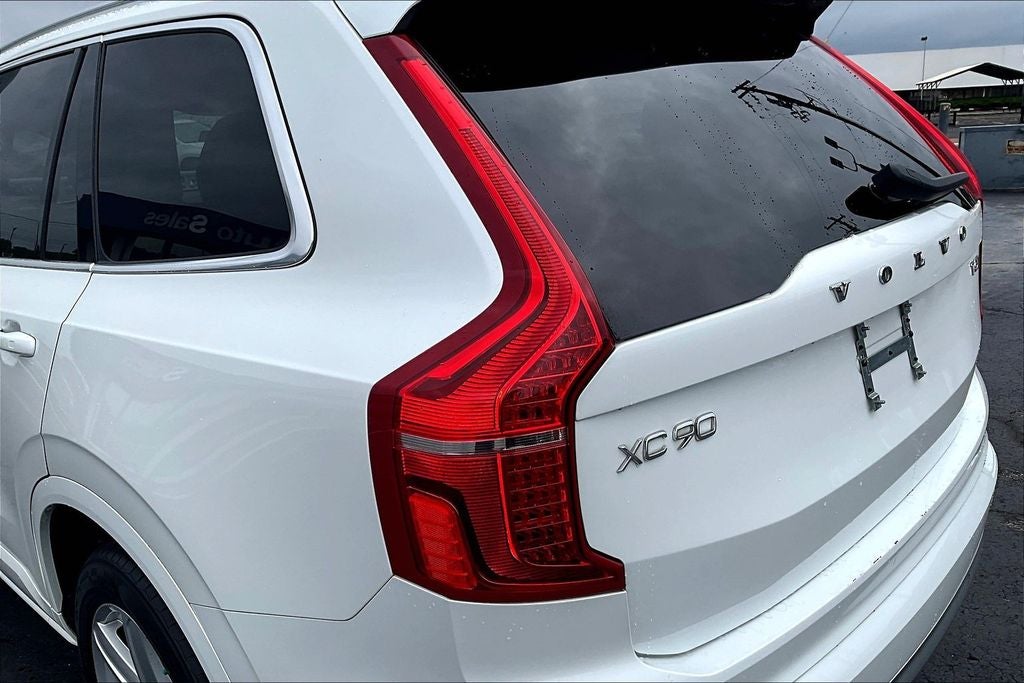 2022 Volvo XC90 T5 Momentum