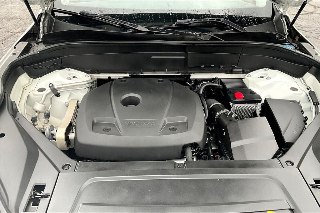 2022 Volvo XC90 T5 Momentum