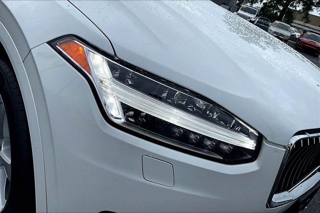 2022 Volvo XC90 T5 Momentum