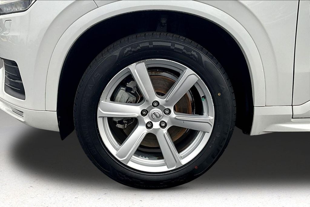 2022 Volvo XC90 T5 Momentum