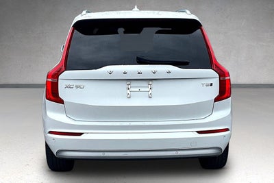2022 Volvo XC90 T5 Momentum