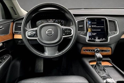 2022 Volvo XC90 T5 Momentum