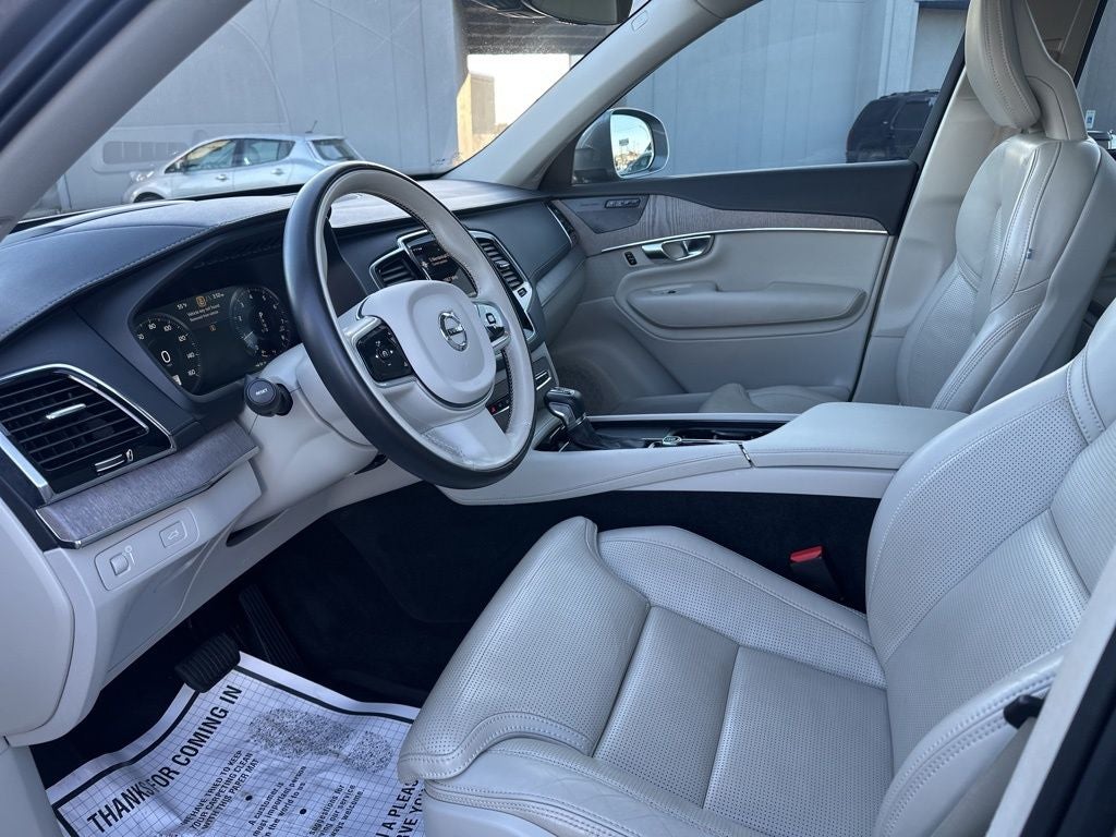 2022 Volvo XC90 T6 Inscription