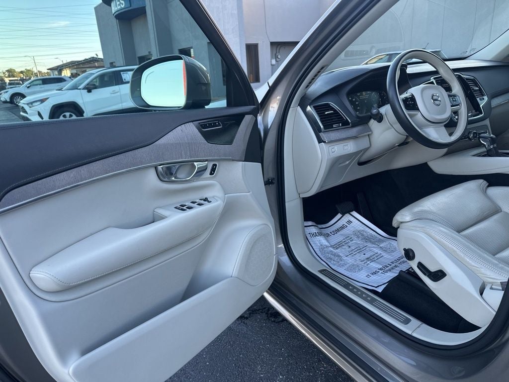 2022 Volvo XC90 T6 Inscription