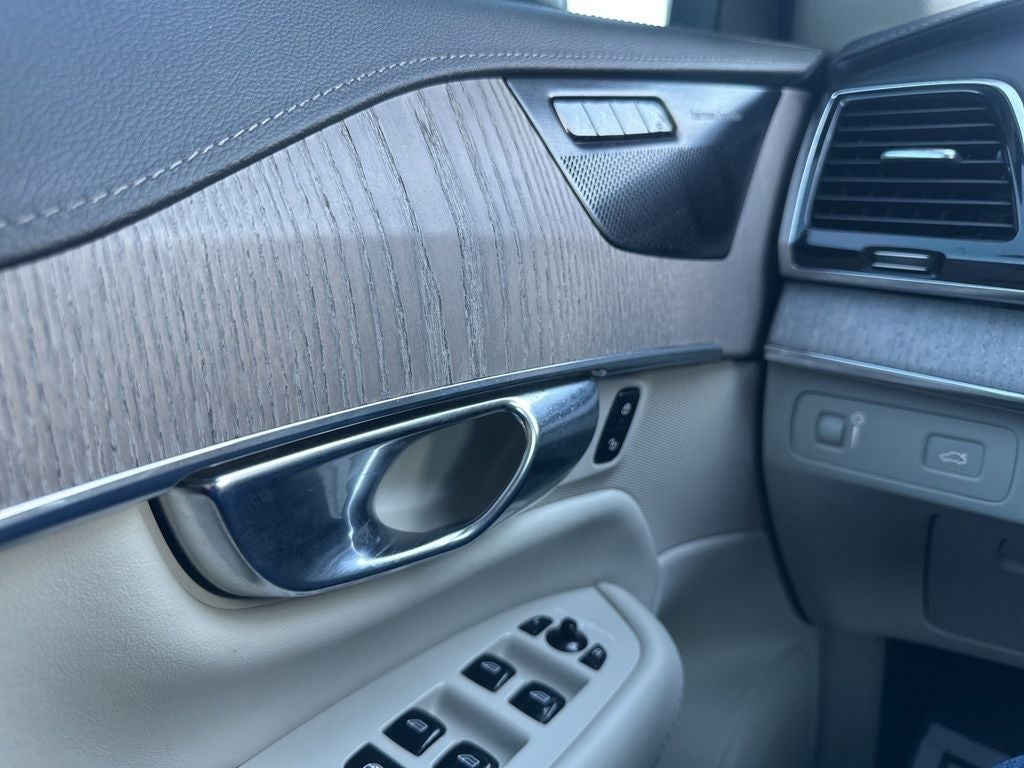 2022 Volvo XC90 T6 Inscription