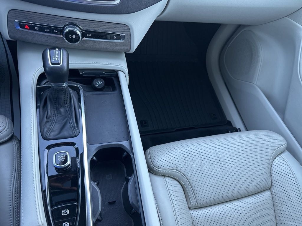 2022 Volvo XC90 T6 Inscription