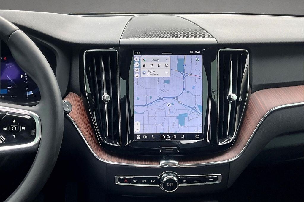 2024 Volvo XC60 B5 Plus Dark Theme