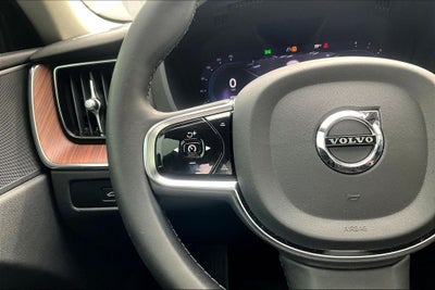 2024 Volvo XC60 B5 Plus Dark Theme