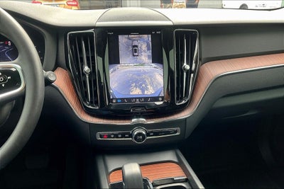 2024 Volvo XC60 B5 Plus Dark Theme