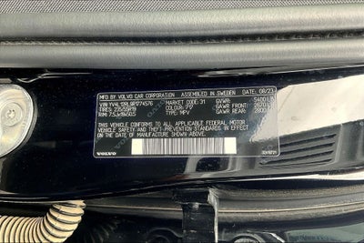 2024 Volvo XC60 B5 Plus Dark Theme