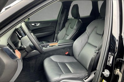 2024 Volvo XC60 B5 Plus Dark Theme
