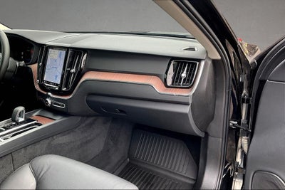 2024 Volvo XC60 B5 Plus Dark Theme