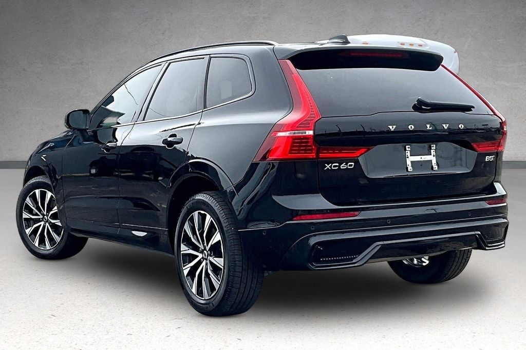 2024 Volvo XC60 B5 Plus Dark Theme