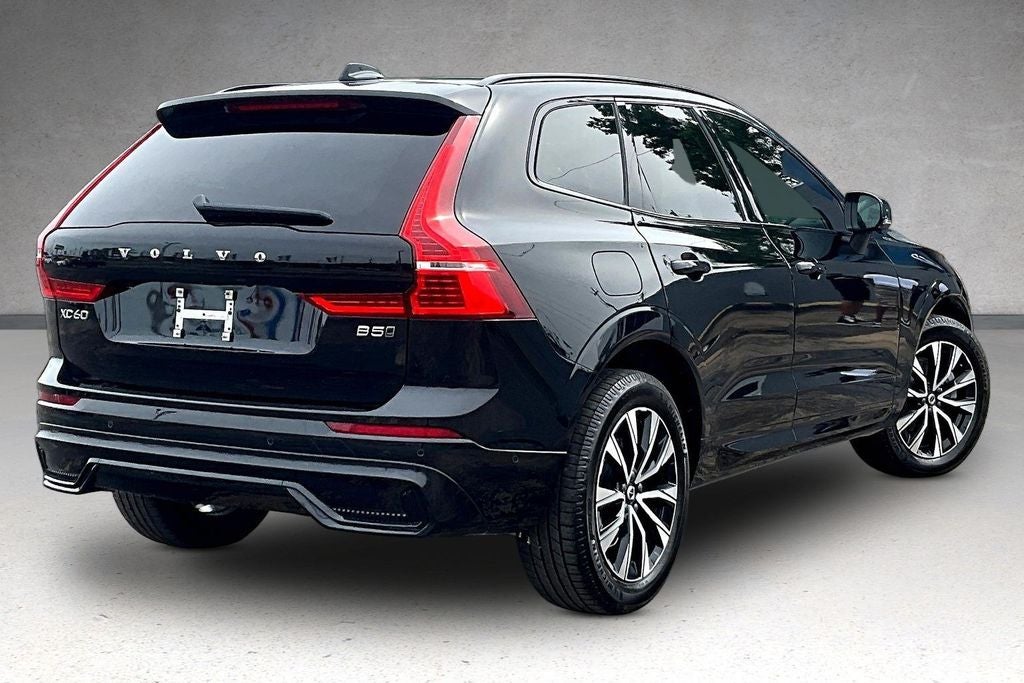 2024 Volvo XC60 B5 Plus Dark Theme