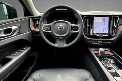2024 Volvo XC60 B5 Plus Dark Theme