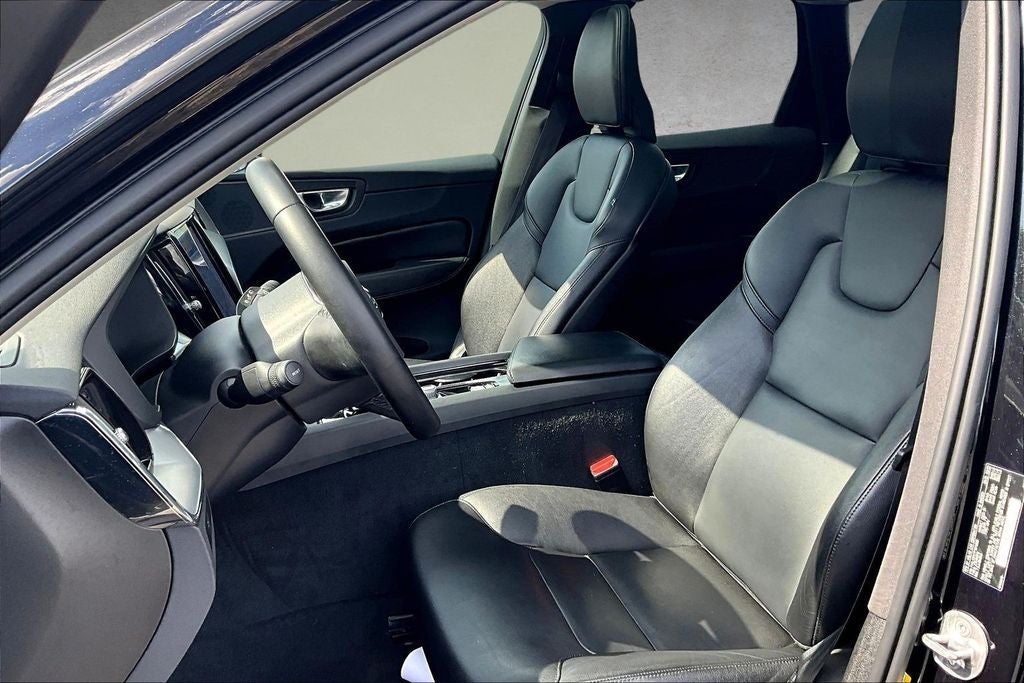 2023 Volvo XC60 B5 Core