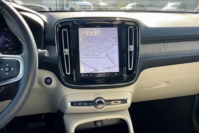 2023 Volvo XC40 B5 Plus Bright Theme