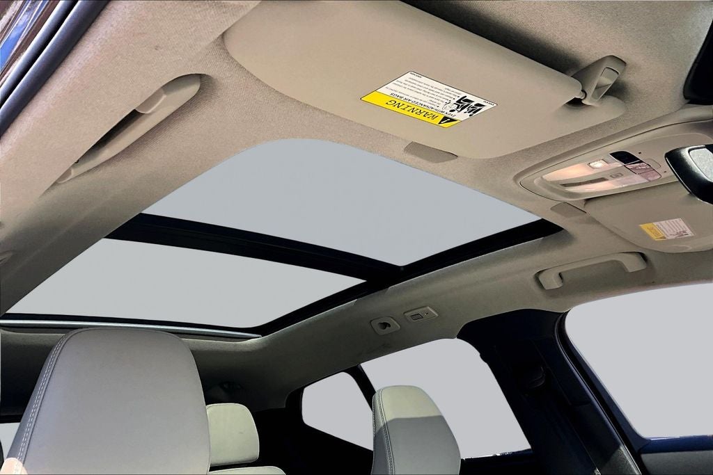 2023 Volvo XC40 B5 Plus Bright Theme