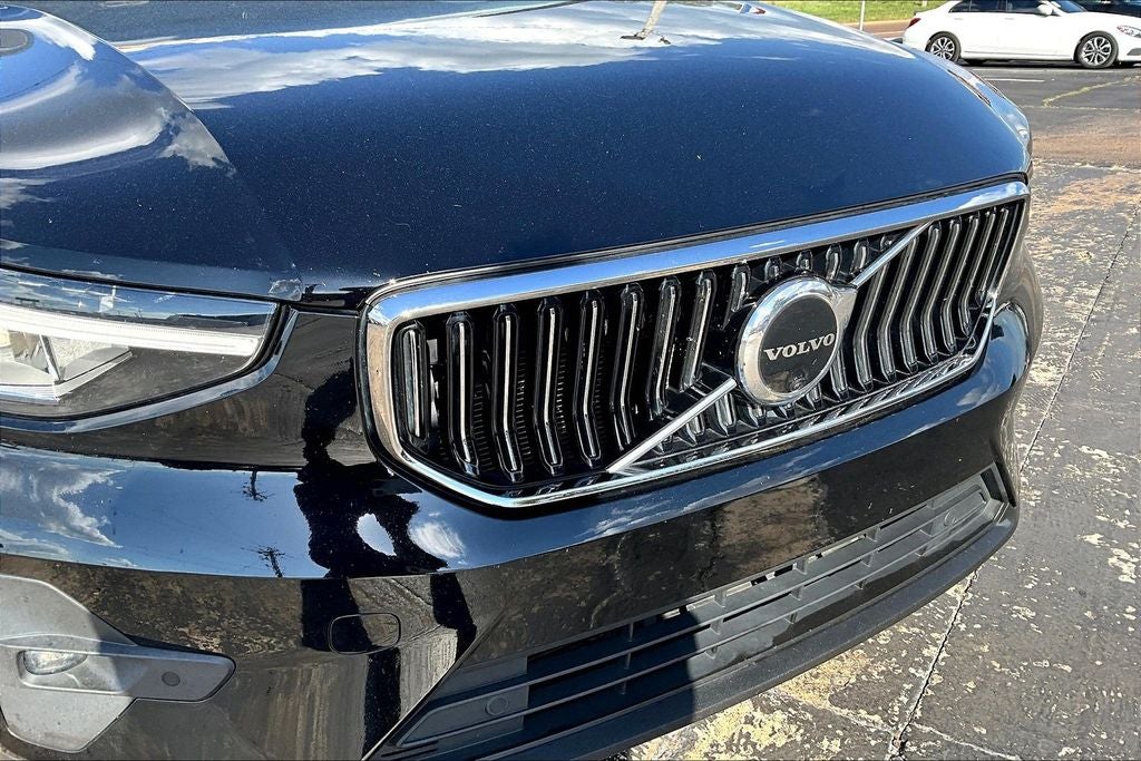 2023 Volvo XC40 B5 Plus Bright Theme