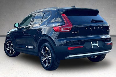 2023 Volvo XC40 B5 Plus Bright Theme