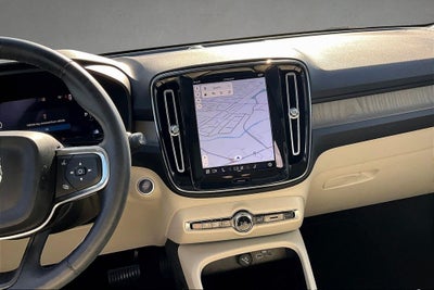 2023 Volvo XC40 B5 Plus Bright Theme